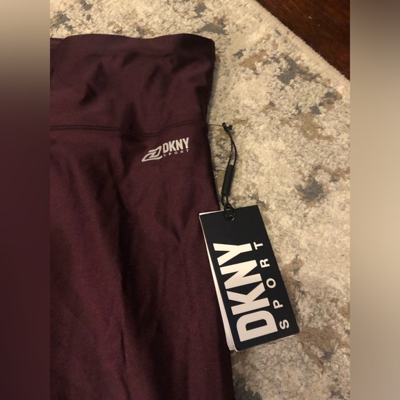 NWT DKNY Sport High Waist 7/8 Length Shiny Leggings - Picture 2 of 5